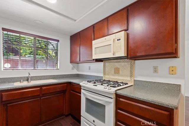 1001 N Monterey C, Alhambra, CA 91801