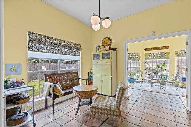 1104 Cherrywood Drive, Cleburne, TX 76033