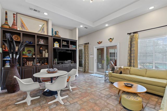 1104 Cherrywood Drive, Cleburne, TX 76033