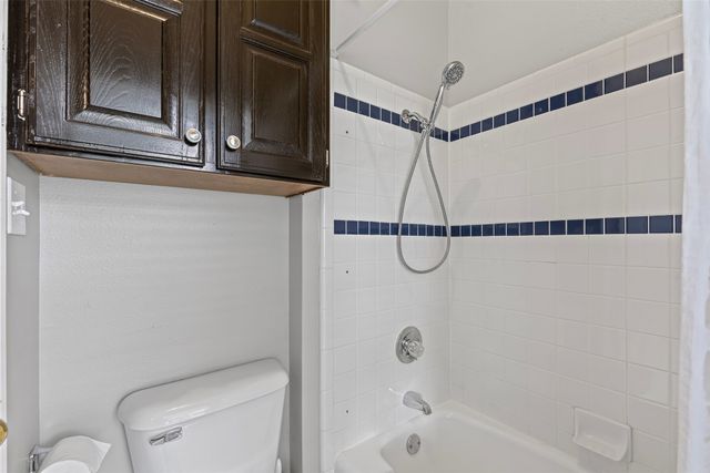 1104 Cherrywood Drive, Cleburne, TX 76033