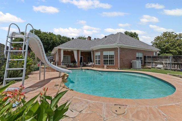 1104 Cherrywood Drive, Cleburne, TX 76033