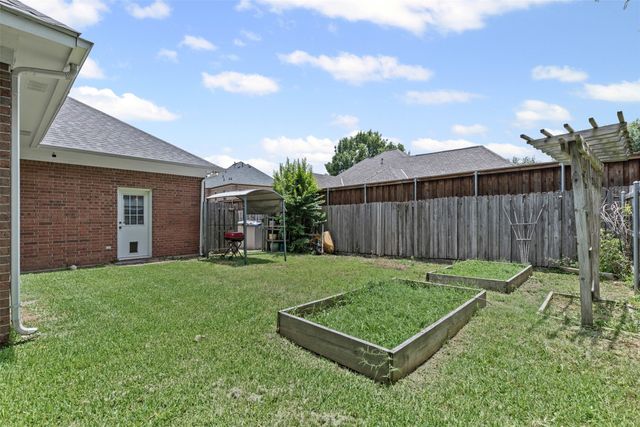 1104 Cherrywood Drive, Cleburne, TX 76033