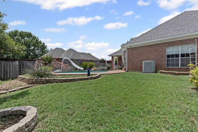 1104 Cherrywood Drive, Cleburne, TX 76033