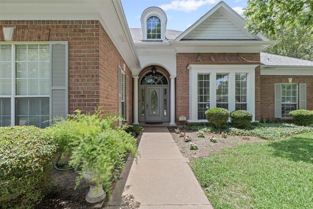 1104 Cherrywood Drive, Cleburne, TX 76033