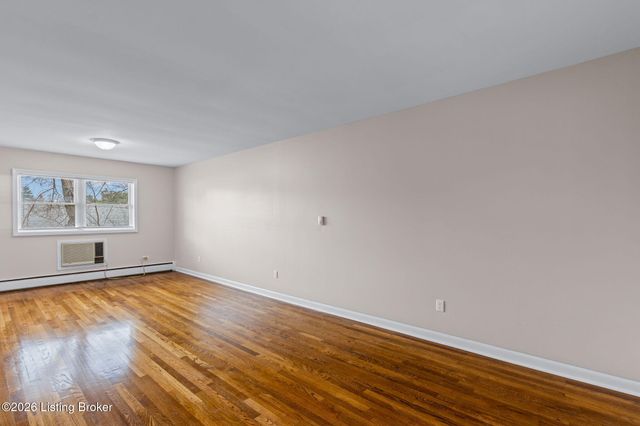 198 Crescent Ave APT 13, Louisville, KY 40206