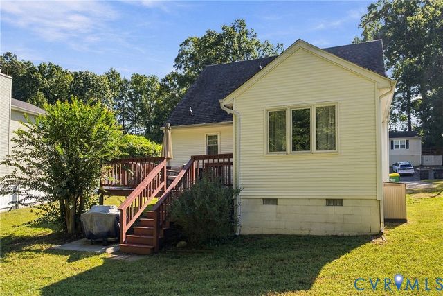 318 Bull Run Dr, Hopewell, VA 23860