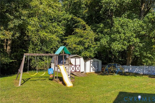 318 Bull Run Dr, Hopewell, VA 23860