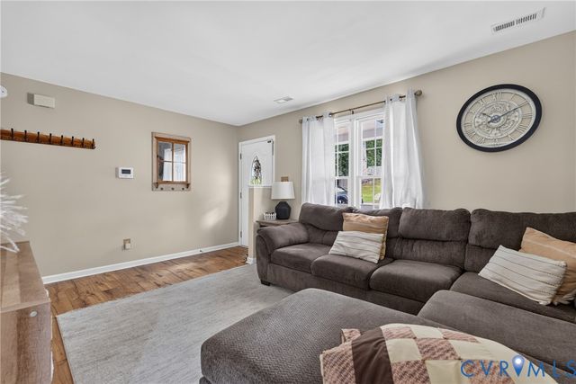 318 Bull Run Dr, Hopewell, VA 23860