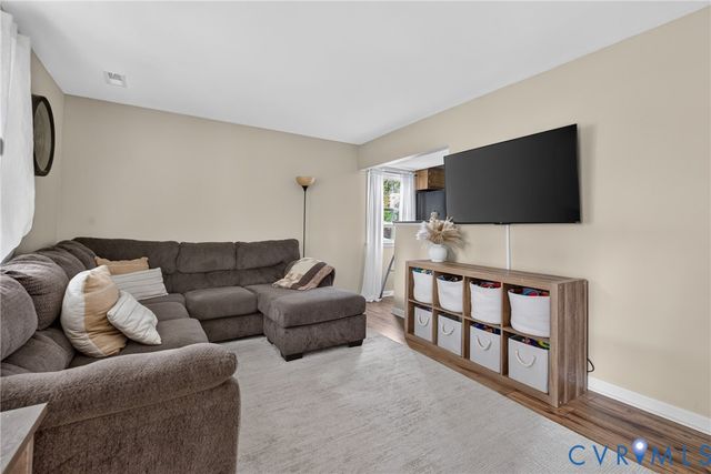318 Bull Run Dr, Hopewell, VA 23860