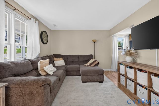 318 Bull Run Dr, Hopewell, VA 23860