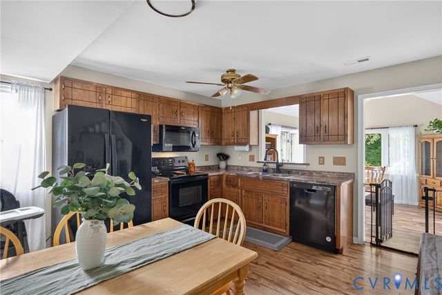 318 Bull Run Dr, Hopewell, VA 23860