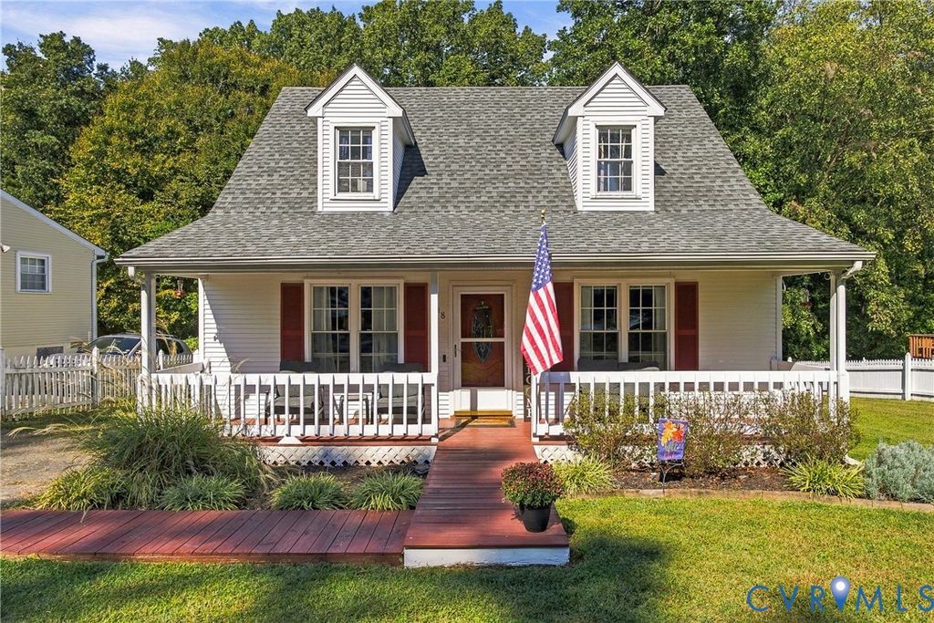 318 Bull Run Dr, Hopewell, VA 23860