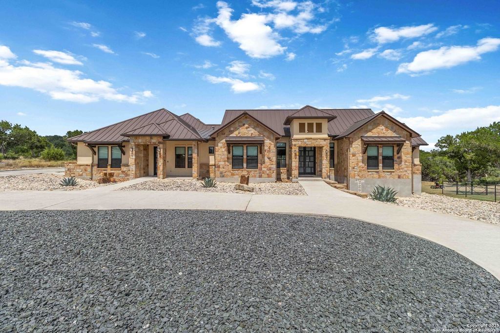 5716 Dry Comal, New Braunfels, TX 78132