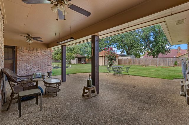 2300 Brookhaven Drive, Bossier City, LA 71111