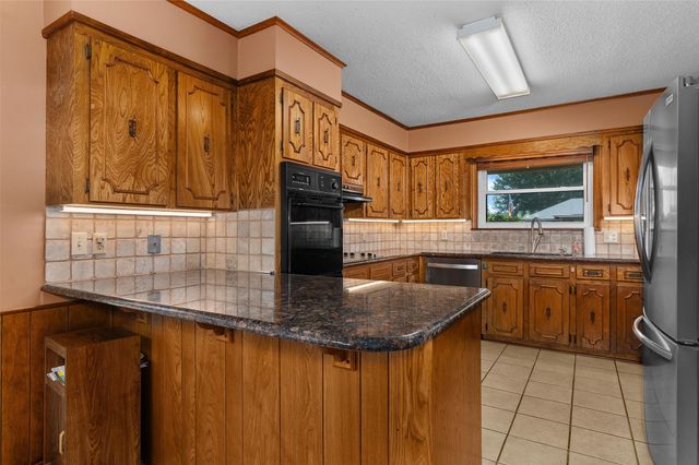 2300 Brookhaven Drive, Bossier City, LA 71111