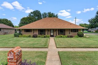 2300 Brookhaven Drive, Bossier City, LA 71111