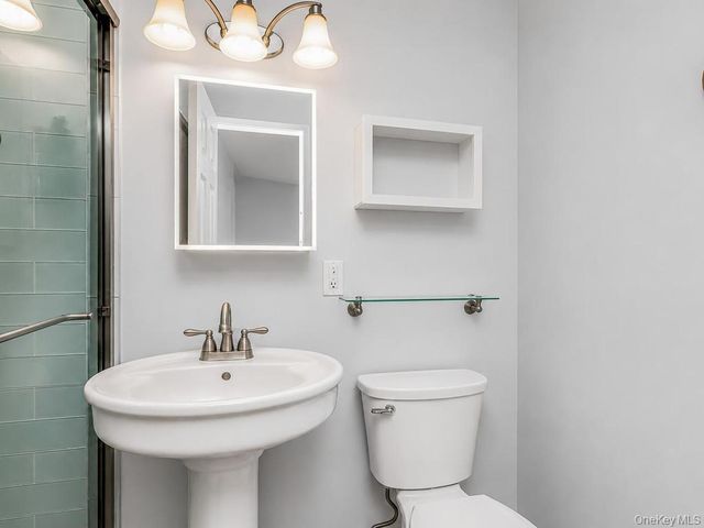 250 Garth Rd 5J3, Scarsdale, NY 10583