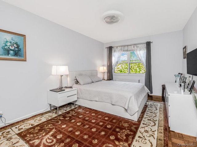 250 Garth Rd 5J3, Scarsdale, NY 10583