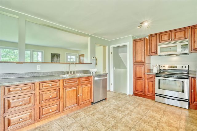 1815 Woodard Road, Webster, NY 14580