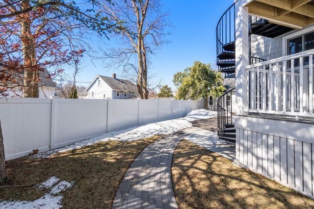 163 Clay 3, Quincy, MA 02170