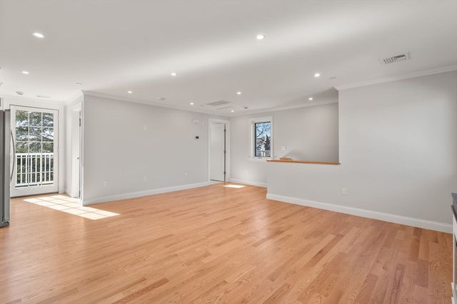 163 Clay 3, Quincy, MA 02170