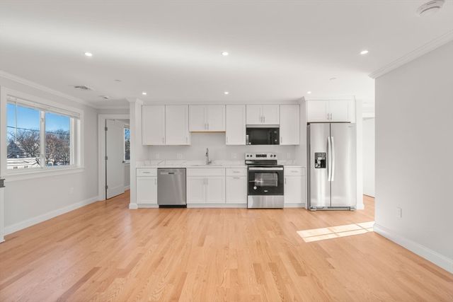 163 Clay 3, Quincy, MA 02170