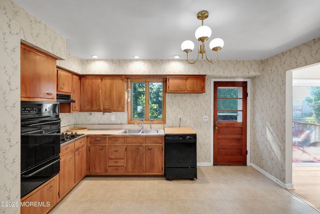 564 Morley Court, Middletown, NJ 07718