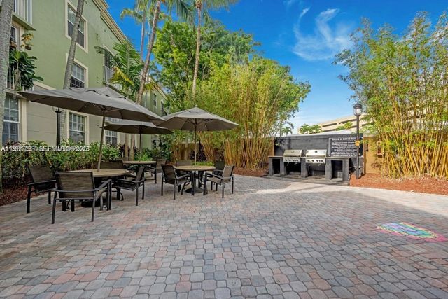 1919 Van Buren St 420A, Hollywood, FL 33020