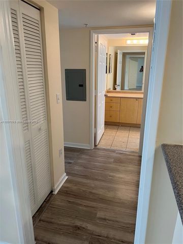 1919 Van Buren St 420A, Hollywood, FL 33020