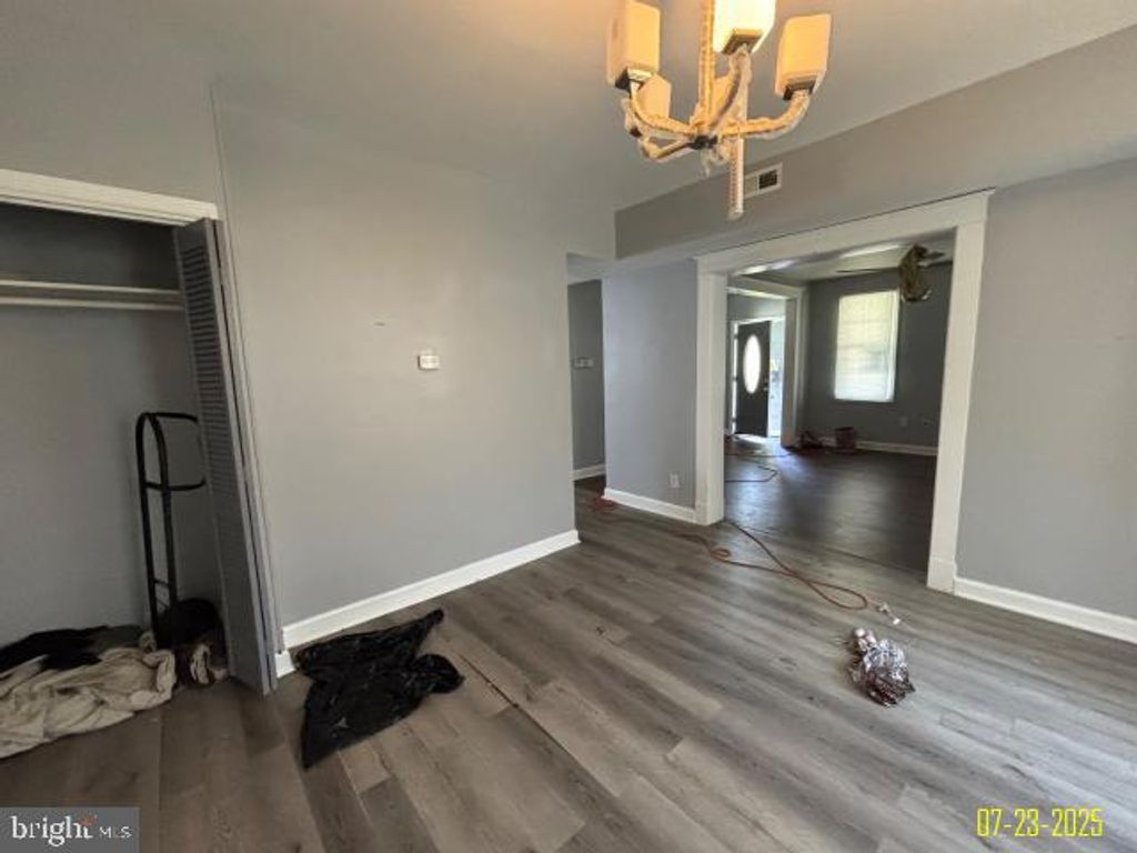 Image 12 of property listing at 4203 SPRINGWOOD AVE, Baltimore, MD 21206