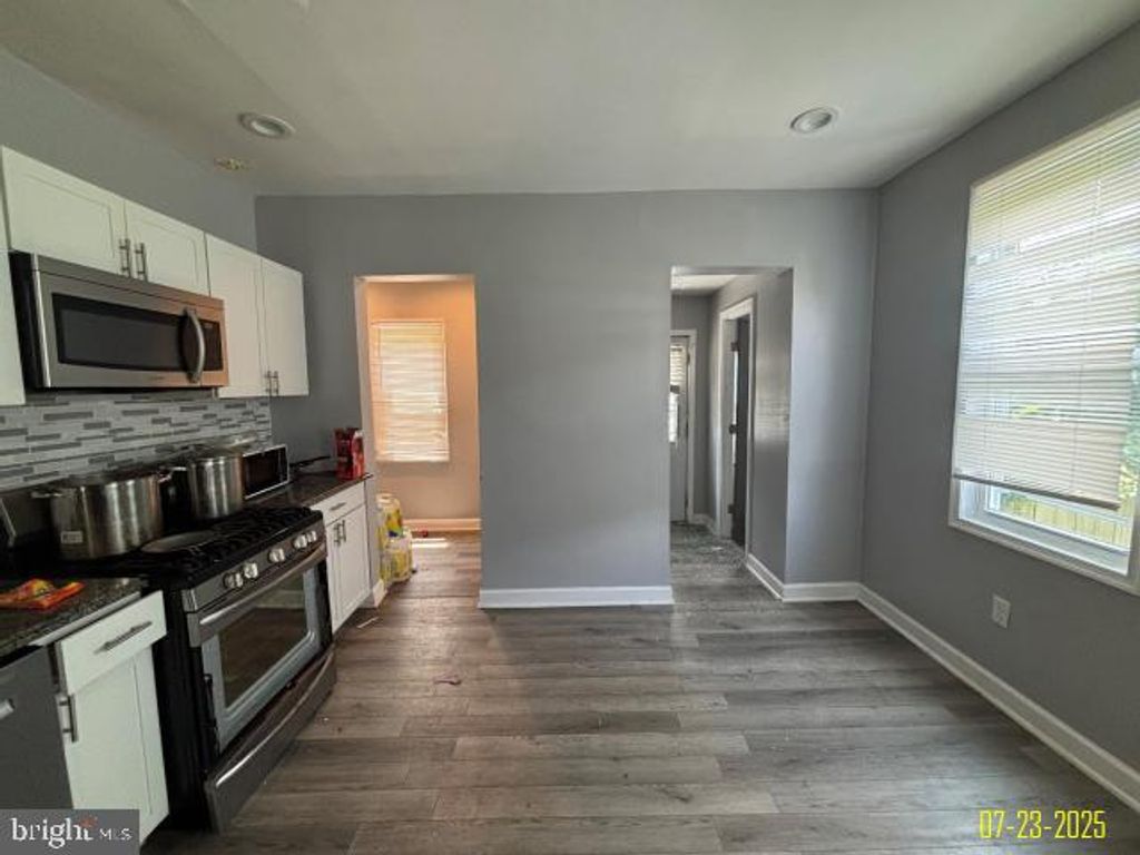 Image 13 of property listing at 4203 SPRINGWOOD AVE, Baltimore, MD 21206