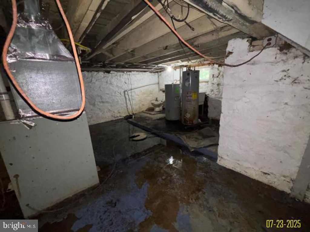 Image 20 of property listing at 4203 SPRINGWOOD AVE, Baltimore, MD 21206