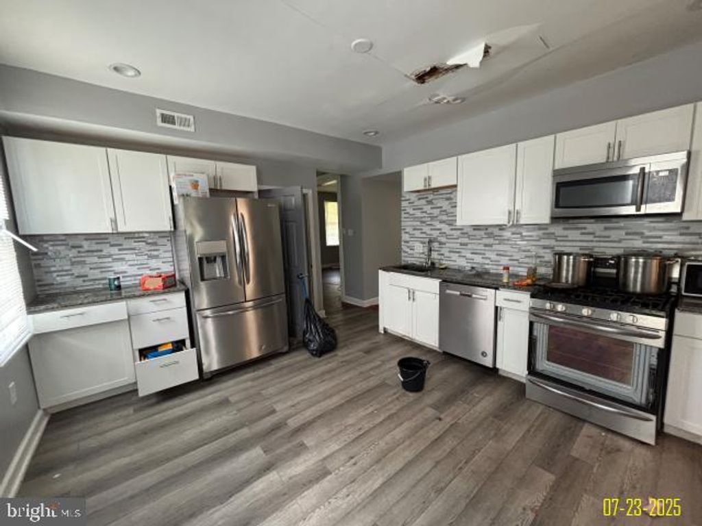Image 31 of property listing at 4203 SPRINGWOOD AVE, Baltimore, MD 21206