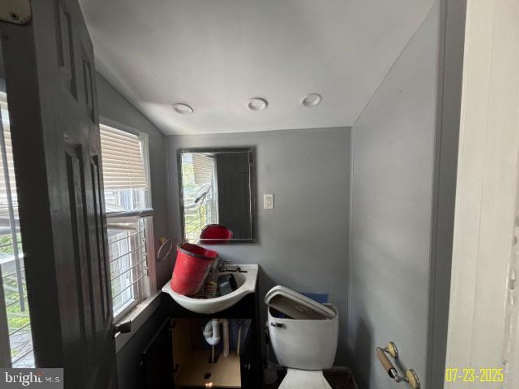 Image 37 of property listing at 4203 SPRINGWOOD AVE, Baltimore, MD 21206