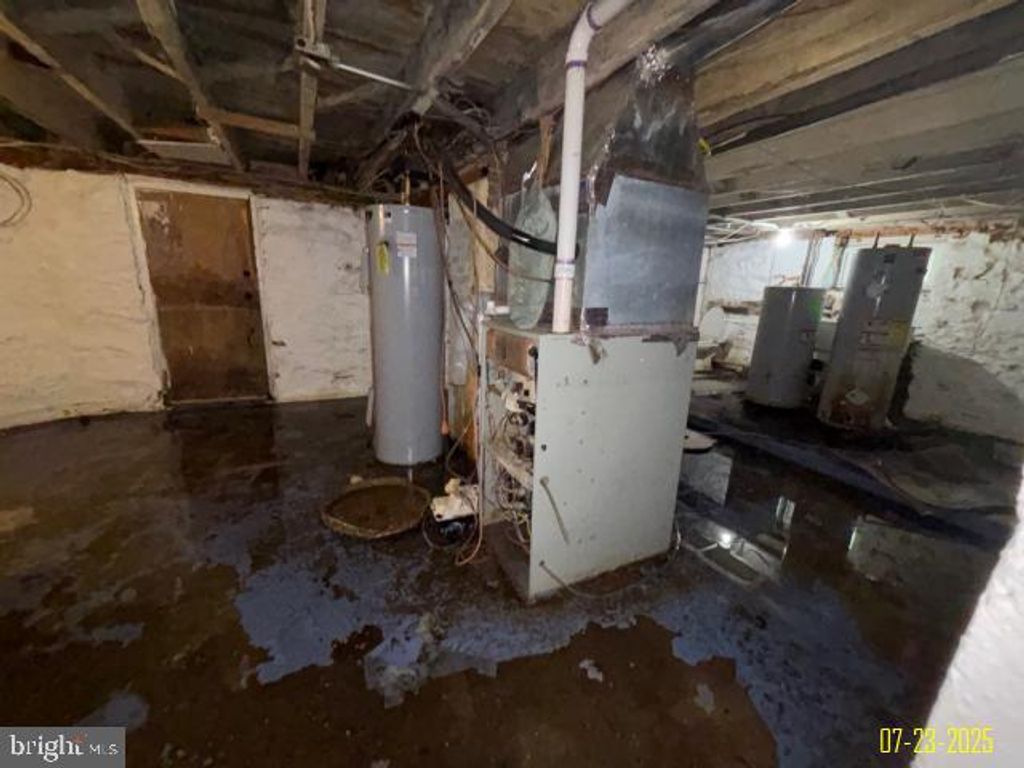 Image 66 of property listing at 4203 SPRINGWOOD AVE, Baltimore, MD 21206