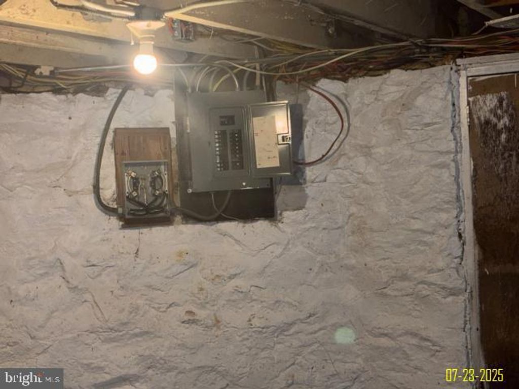 Image 67 of property listing at 4203 SPRINGWOOD AVE, Baltimore, MD 21206