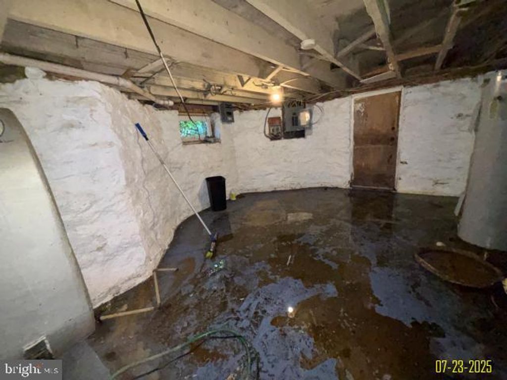 Image 68 of property listing at 4203 SPRINGWOOD AVE, Baltimore, MD 21206