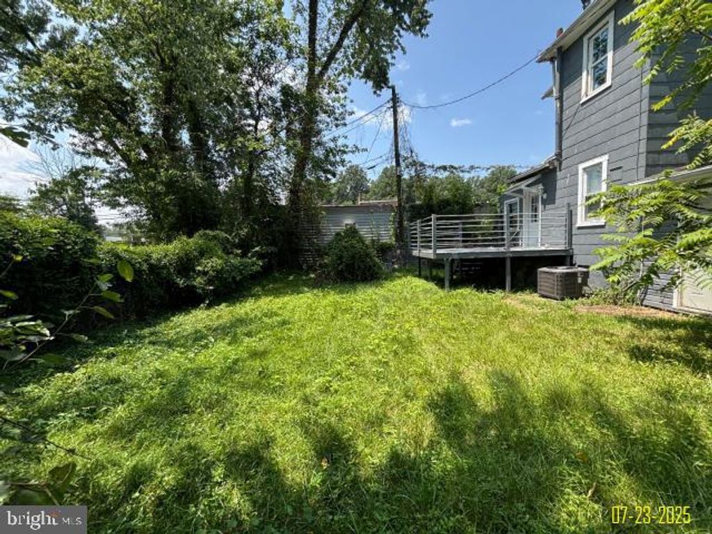 Image 74 of property listing at 4203 SPRINGWOOD AVE, Baltimore, MD 21206