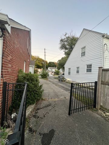 4728 Boulevard Place, Indianapolis, IN 46208