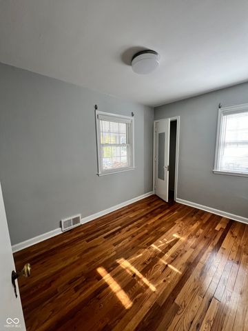 4728 Boulevard Place, Indianapolis, IN 46208