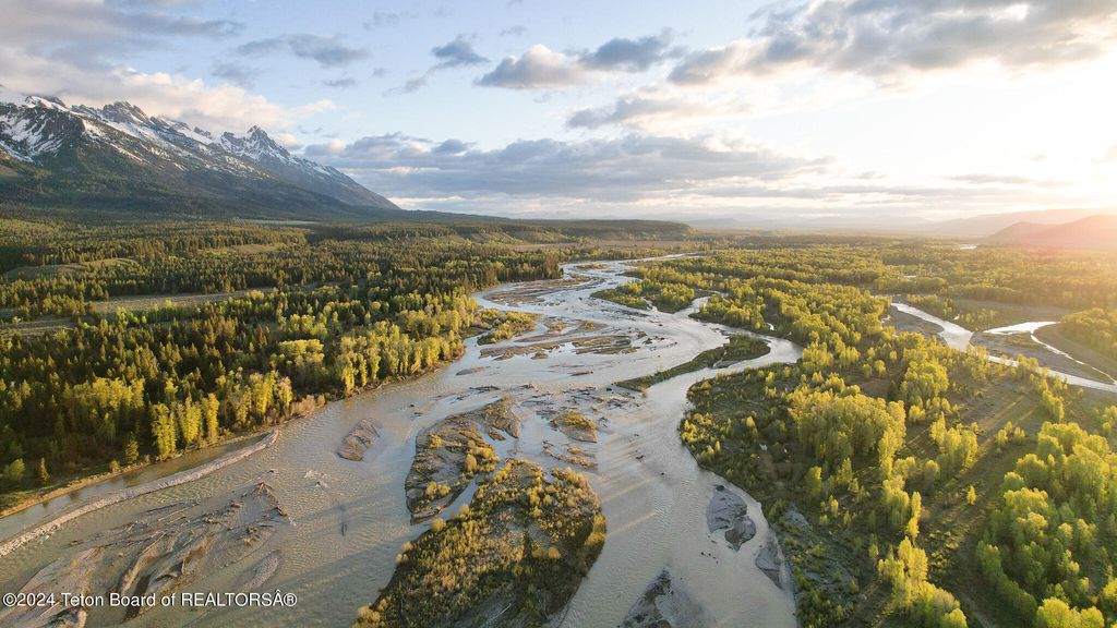 70 W AVALANCHE CANYON Drive, Jackson, WY 83001 photo 29