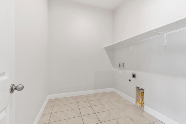 566 Albany St, Lathrop, CA 95330