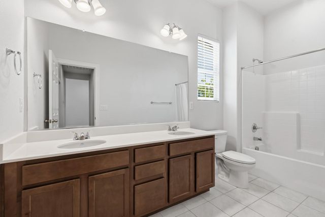 566 Albany St, Lathrop, CA 95330