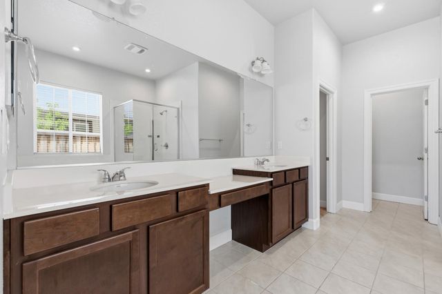 566 Albany St, Lathrop, CA 95330