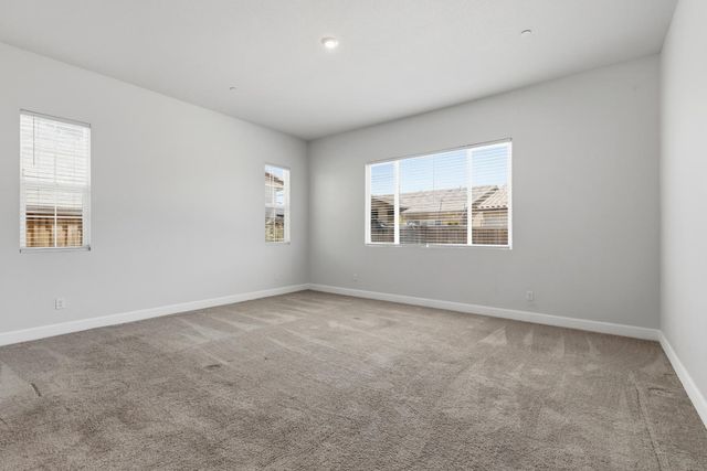 566 Albany St, Lathrop, CA 95330