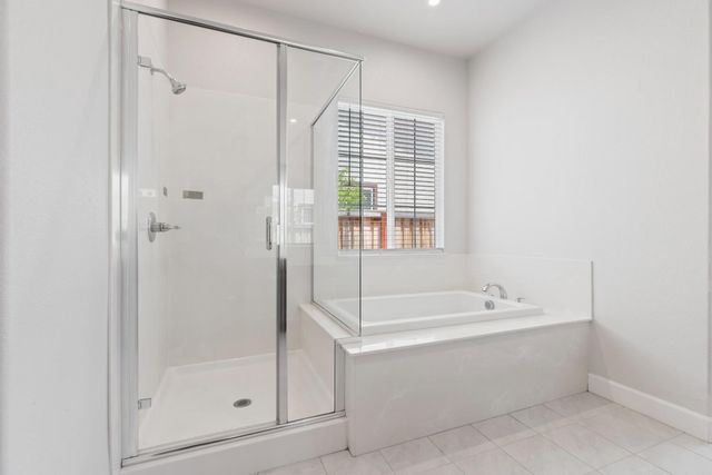 566 Albany St, Lathrop, CA 95330