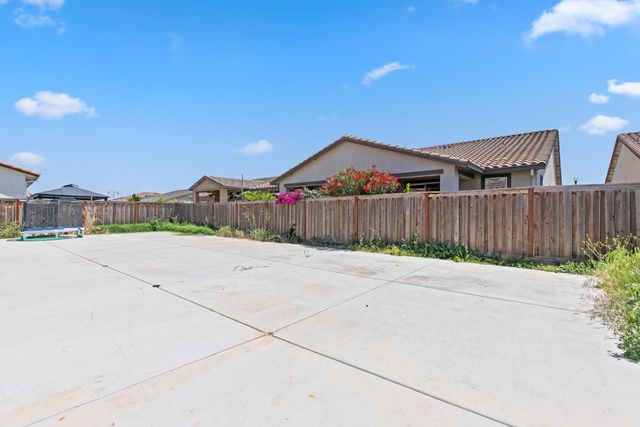 566 Albany St, Lathrop, CA 95330