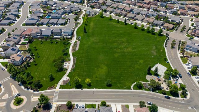 566 Albany St, Lathrop, CA 95330
