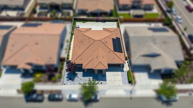 566 Albany St, Lathrop, CA 95330