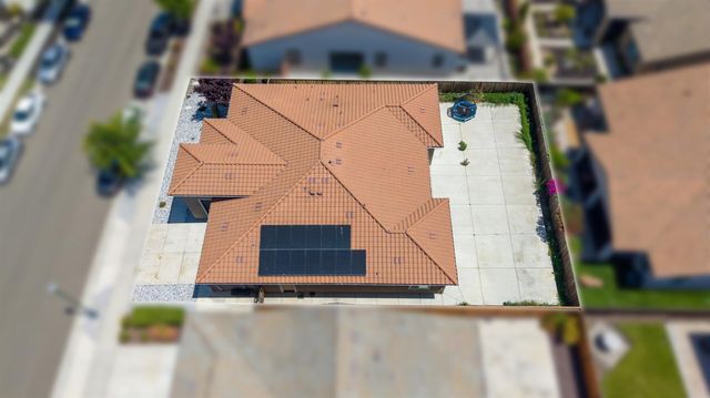 566 Albany St, Lathrop, CA 95330